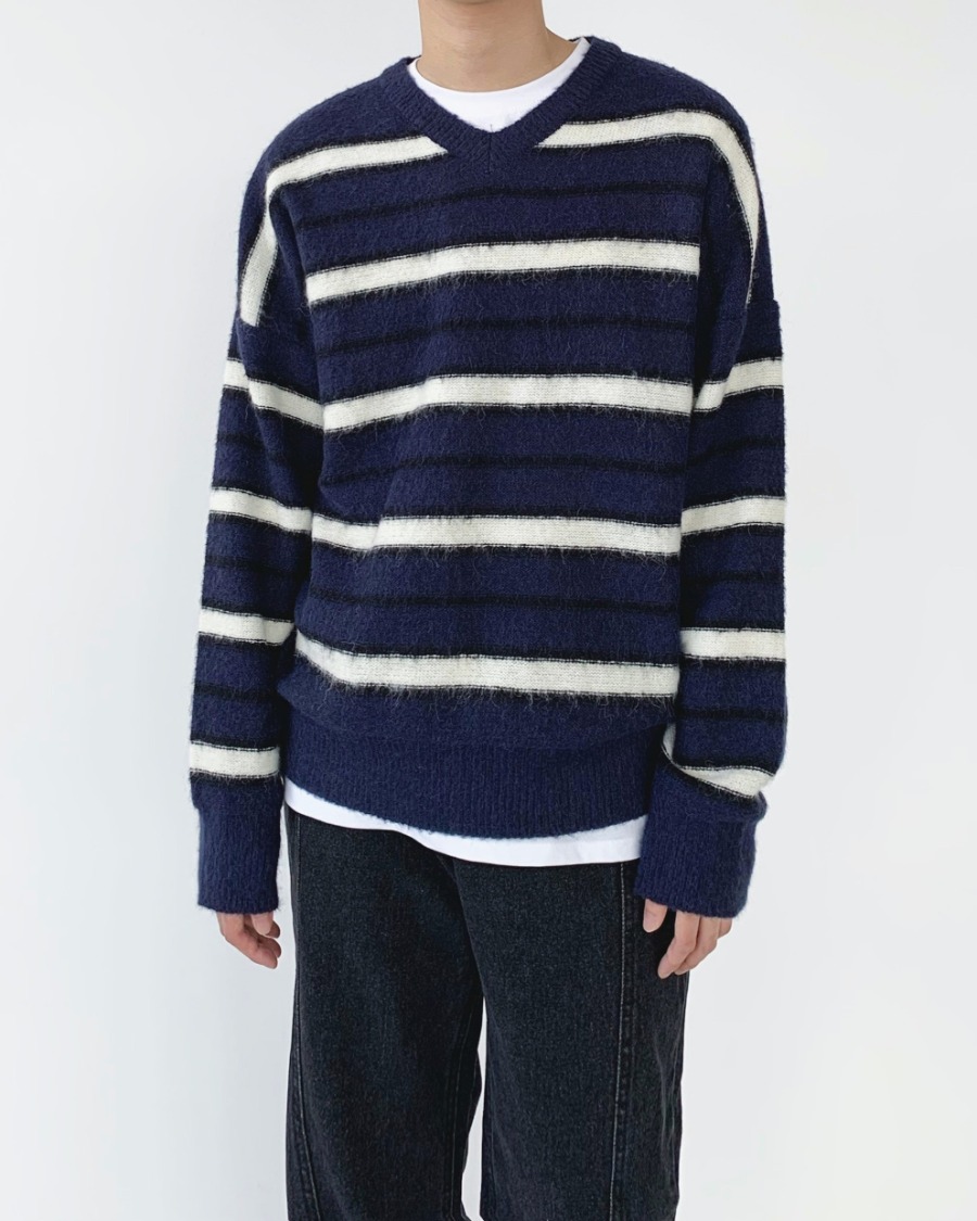 wind stripe v-neck knit (2color) (주문폭주)